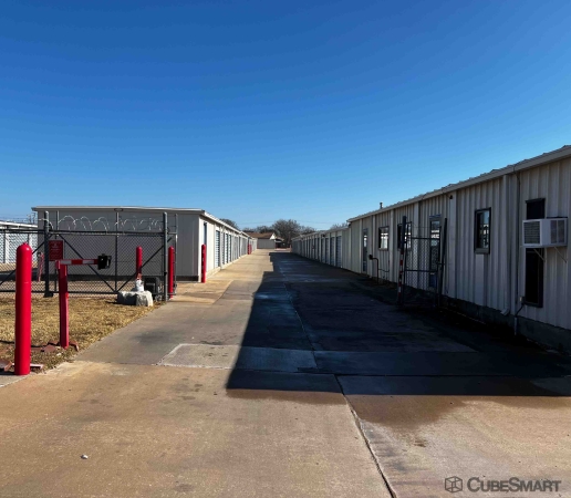 Facility photo: //images.sparefoot.com/medium/24364069fc680b3646a.jpg