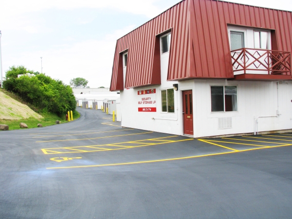 Facility photo: //images.sparefoot.com/medium/243641695e6e45f3514.jpg