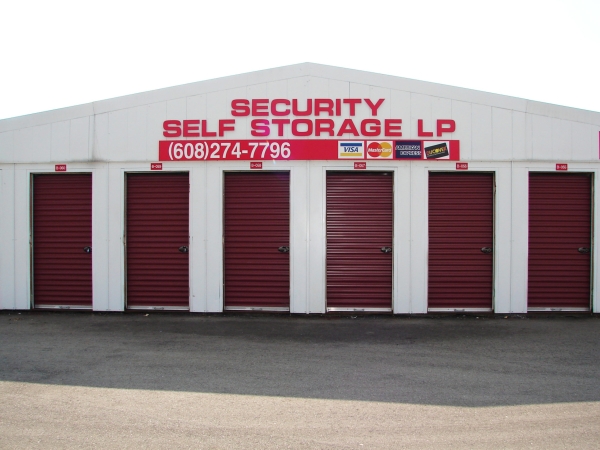 Facility photo: //images.sparefoot.com/medium/243641695e6e4f65ed5.jpg