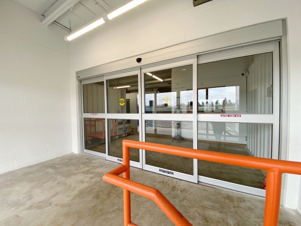 Facility photo: //images.sparefoot.com/medium/243641695e6e52a9b29.jpg