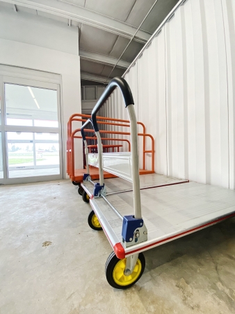 Facility photo: //images.sparefoot.com/medium/243641695e6e5672127.jpg