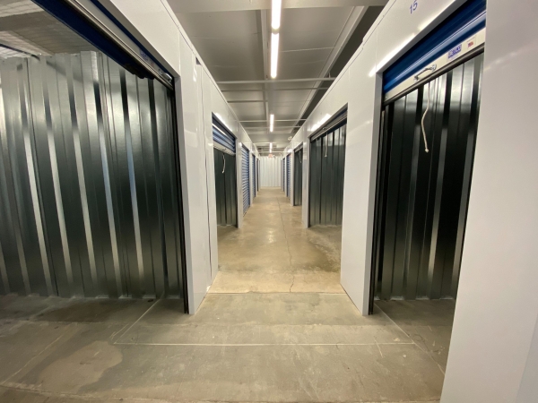 Facility photo: //images.sparefoot.com/medium/243641695e6e5fc3b25.jpg