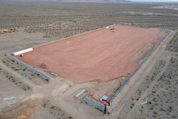 Facility photo: //images.sparefoot.com/medium/2436446949b7c59708c.jpg