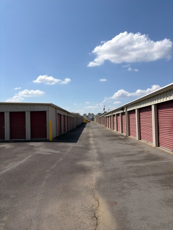 Facility photo: //images.sparefoot.com/medium/2436516a0b455633776.jpg