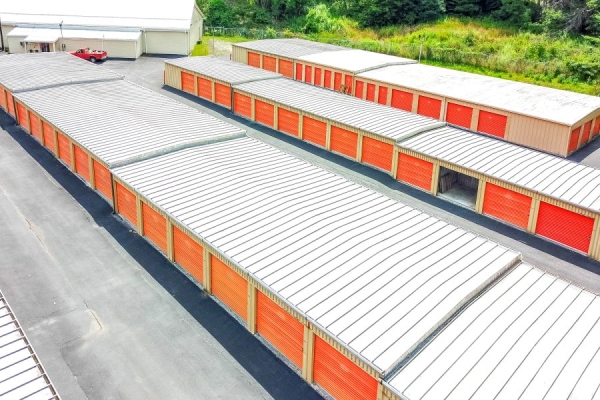 Facility photo: //images.sparefoot.com/medium/243658695304720d642.jpg