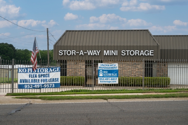 Facility photo: //images.sparefoot.com/medium/2436616a204dc5999cc.jpg