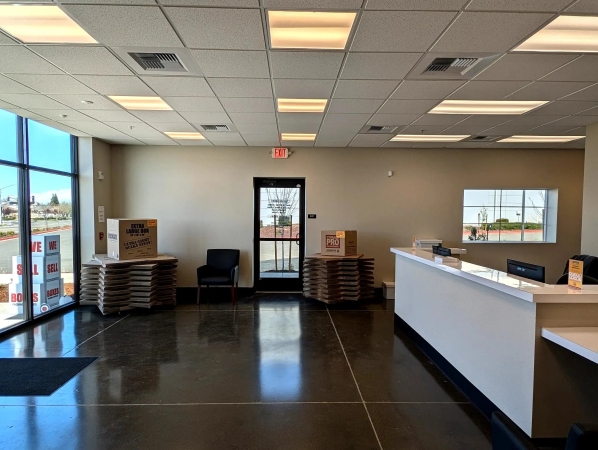 Facility photo: //images.sparefoot.com/medium/2436826957e9beae566.jpg