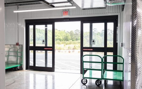 Facility photo: //images.sparefoot.com/medium/24368769dfa87168fe9.jpg