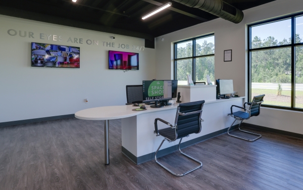 Facility photo: //images.sparefoot.com/medium/24368869e0fe7f349c4.jpg