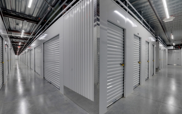 Facility photo: //images.sparefoot.com/medium/24368869e0fe814e0b9.jpg