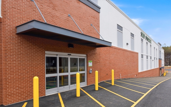 Facility photo: //images.sparefoot.com/medium/24368969a1d6204de89.jpg