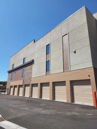 Facility photo: //images.sparefoot.com/medium/243694695c35aabd7ea.jpg