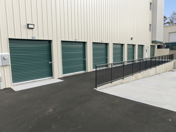 Facility photo: //images.sparefoot.com/medium/243708695d59068686b.jpg