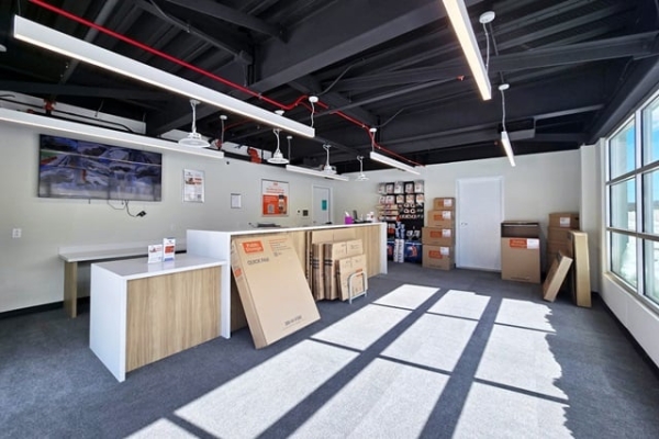 Facility photo: //images.sparefoot.com/medium/24370969e4d64b9a20d.jpg