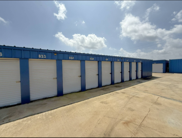 Facility photo: //images.sparefoot.com/medium/243715695d62e7eff46.png