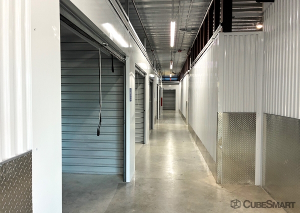 Facility photo: //images.sparefoot.com/medium/2437216960b2c0b33b3.jpg