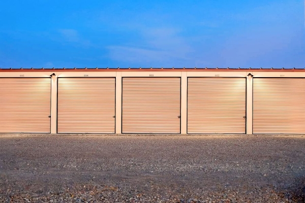 Facility photo: //images.sparefoot.com/medium/243722695e77aaed017.jpg