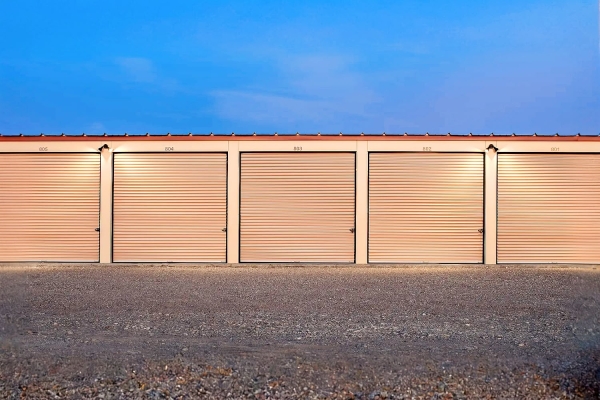 Facility photo: //images.sparefoot.com/medium/243722695e77ac3dcc2.jpg