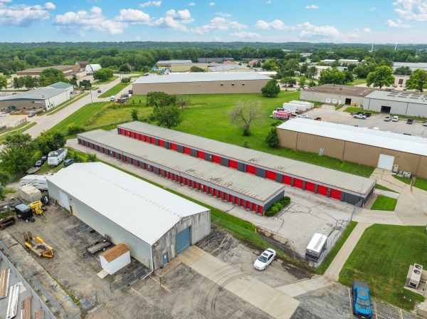 Facility photo: //images.sparefoot.com/medium/2437276a57d1d86e6f9.jpg