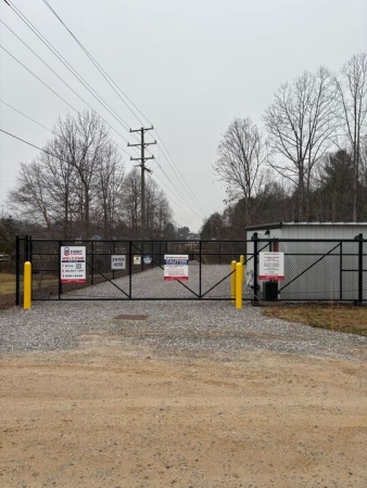 Facility photo: //images.sparefoot.com/medium/24372869653a70e5d1f.jpg