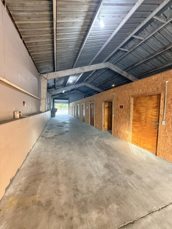 Facility photo: //images.sparefoot.com/medium/24373269782b591f6b9.jpg