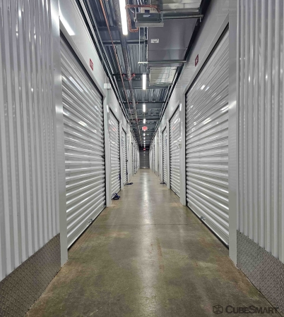 Facility photo: //images.sparefoot.com/medium/243733696b39850cae7.jpg