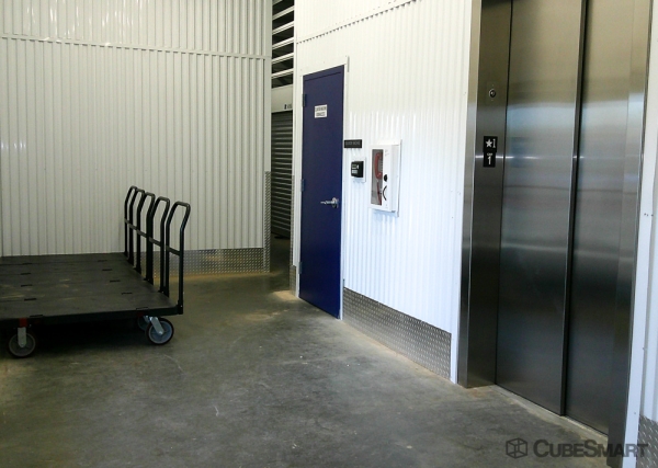 Facility photo: //images.sparefoot.com/medium/243735696f3d4e030b0.jpg