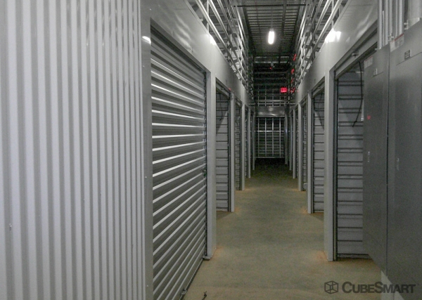 Facility photo: //images.sparefoot.com/medium/2437356970ab85267b9.jpg