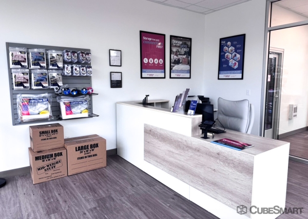 Facility photo: //images.sparefoot.com/medium/24373569df5623be8ca.jpg