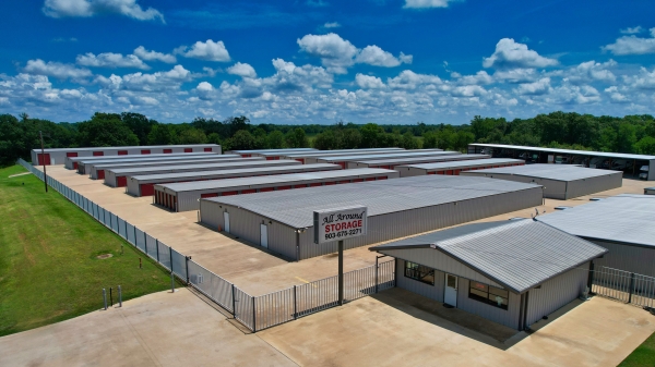 Facility photo: //images.sparefoot.com/medium/243741695fe83f55187.jpg