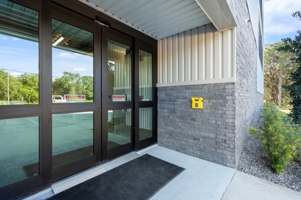 Facility photo: //images.sparefoot.com/medium/2437486961416f221e0.jpg