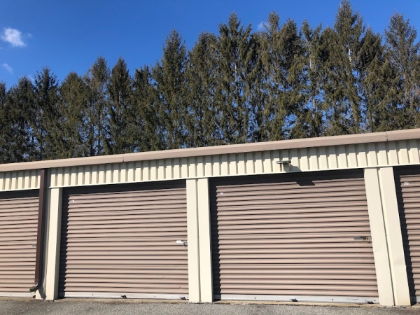 Facility photo: //images.sparefoot.com/medium/2437526973f49045595.jpeg