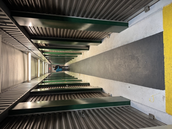 Facility photo: //images.sparefoot.com/medium/2437526977ef07ebffa.jpeg