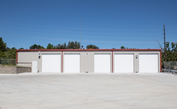 Facility photo: //images.sparefoot.com/medium/2437586965785328300.jpg