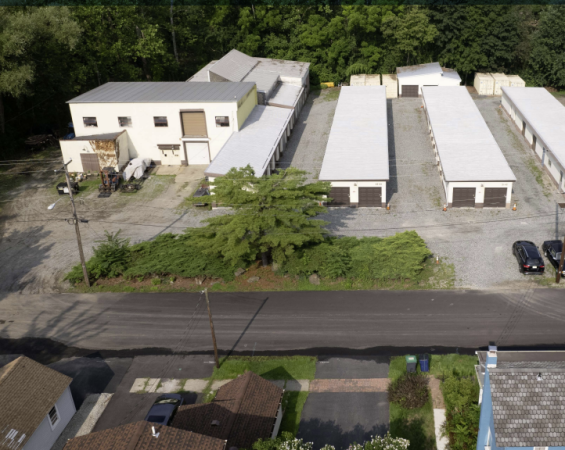 Facility photo: //images.sparefoot.com/medium/2437596965aa1131d3b.png