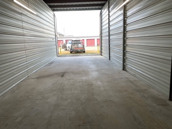 Facility photo: //images.sparefoot.com/medium/24379569682b220c7ad.jpg