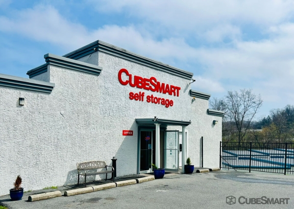 Facility photo: //images.sparefoot.com/medium/24379669df57b8a51a7.jpg