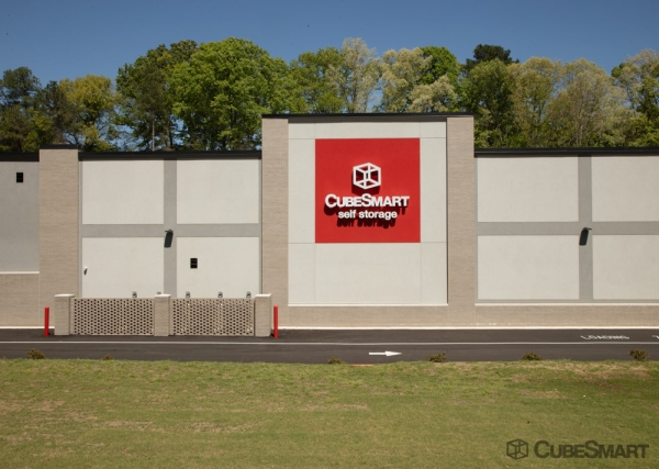 Facility photo: //images.sparefoot.com/medium/24381069f6e89d08bf9.jpg