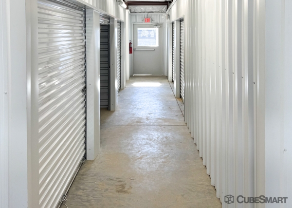 Facility photo: //images.sparefoot.com/medium/243811697333ac33853.jpg