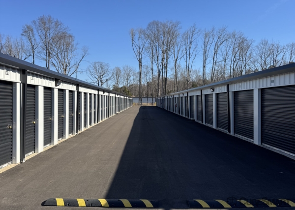 Facility photo: //images.sparefoot.com/medium/2438116989b74349ddb.jpg