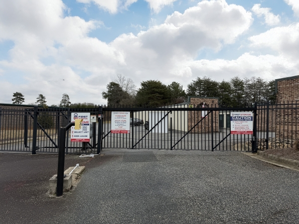 Facility photo: //images.sparefoot.com/medium/2438206971453f324a2.jpg