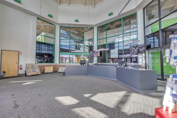 Facility photo: //images.sparefoot.com/medium/24382469724d8056ae9.jpg