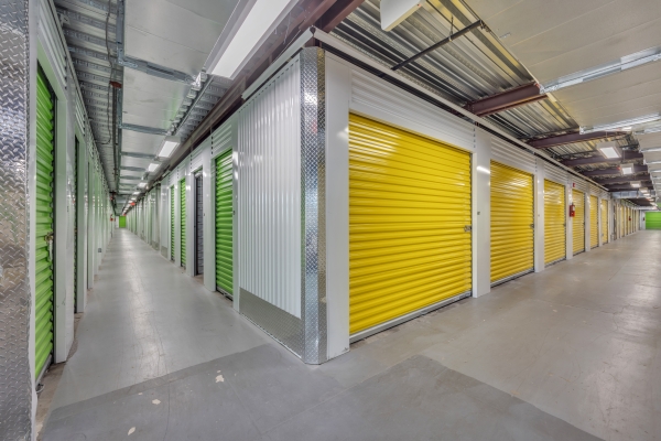 Facility photo: //images.sparefoot.com/medium/24382469724d838623b.jpg