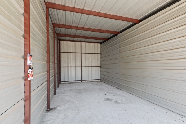 Facility photo: //images.sparefoot.com/medium/243831697004694e77b.jpg