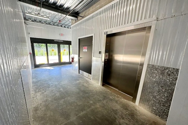 Facility photo: //images.sparefoot.com/medium/24383569729decb7999.jpg