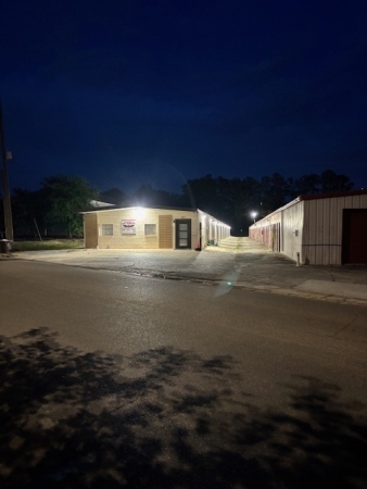 Facility photo: //images.sparefoot.com/medium/24384069726be276102.jpg