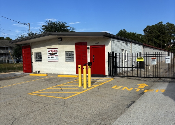 Facility photo: //images.sparefoot.com/medium/24384069726be9b763e.jpeg