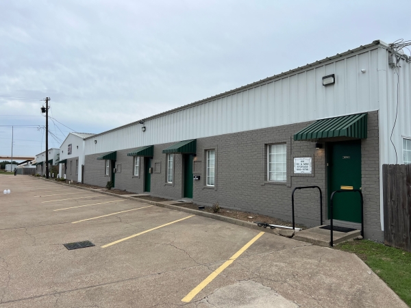 Facility photo: //images.sparefoot.com/medium/2438476973c285280b4.jpeg