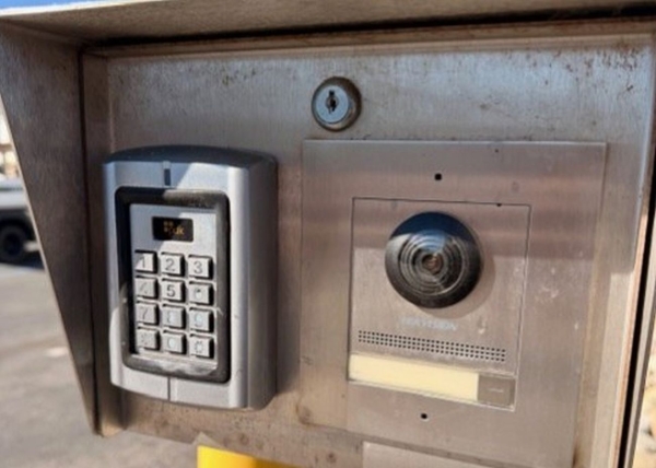 Facility photo: //images.sparefoot.com/medium/24386069942e6d306d7.jpg