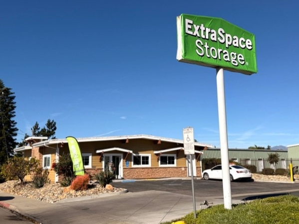 Facility photo: //images.sparefoot.com/medium/24386069942e71a89fe.jpg